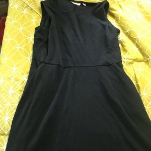 Black sleeveless dress